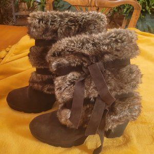 Bearpaw Bridget Boots Size 8M Brown Suede Faux Fur Bows Lug Soles